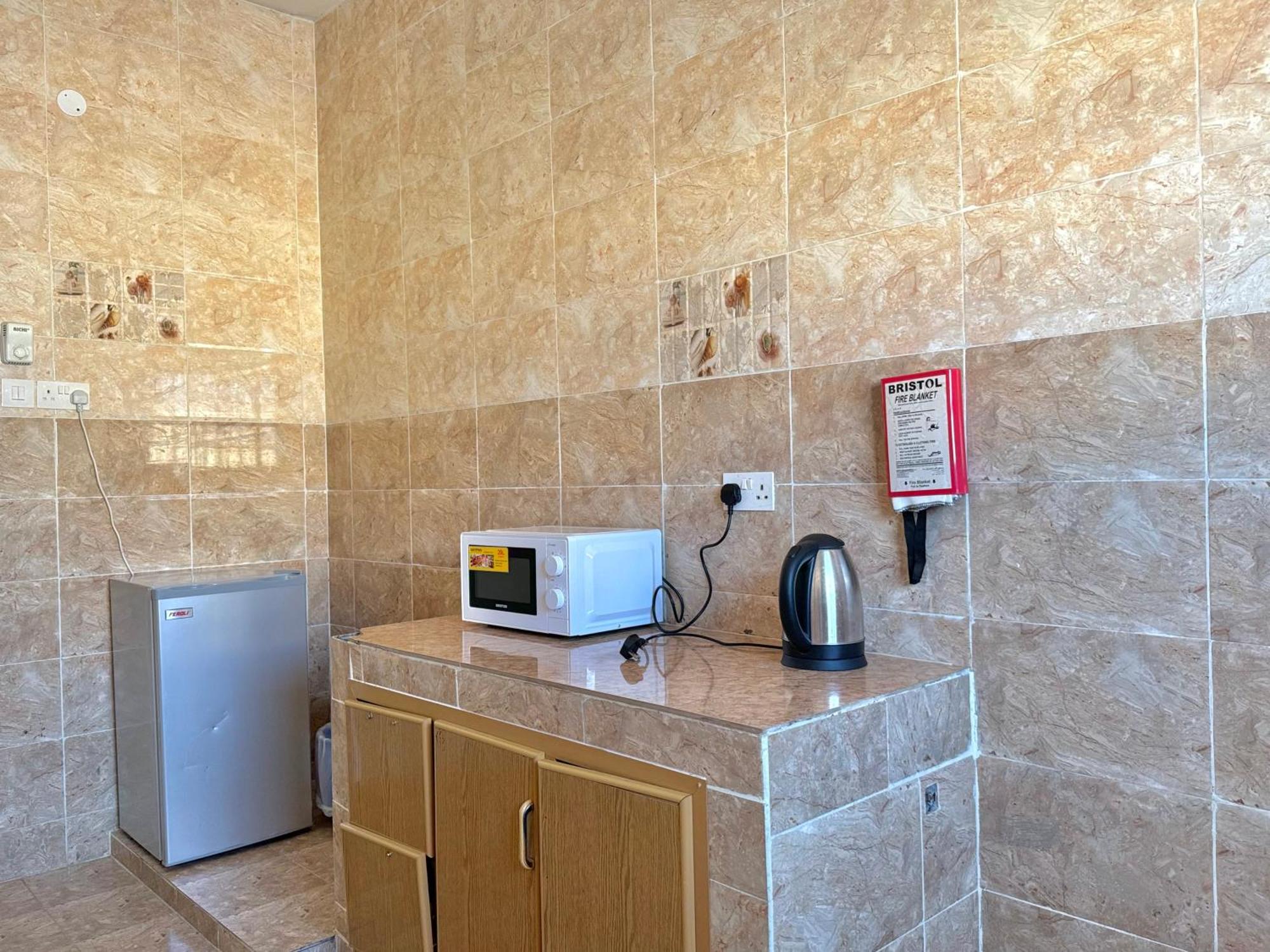 Luluat Al Afia Hotel Apartments Szúr Kültér fotó